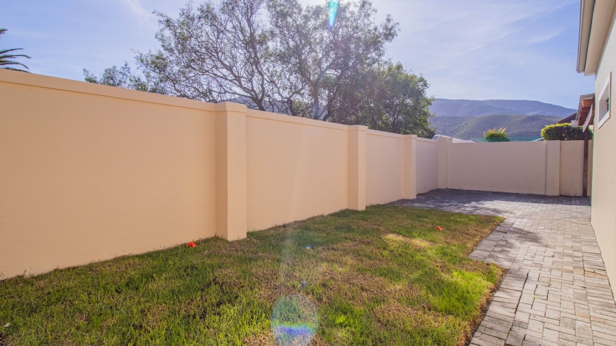 3 Bedroom Property for Sale in Sandbaai Western Cape